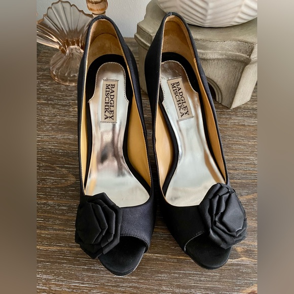 Badgley Mischka Shoes - Badgley Mischka Women’s Black Satin Peep Toe Stilettos, 7M MSRP $245